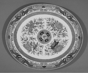 Black Fitzhugh large dish, Chinese export porcelain